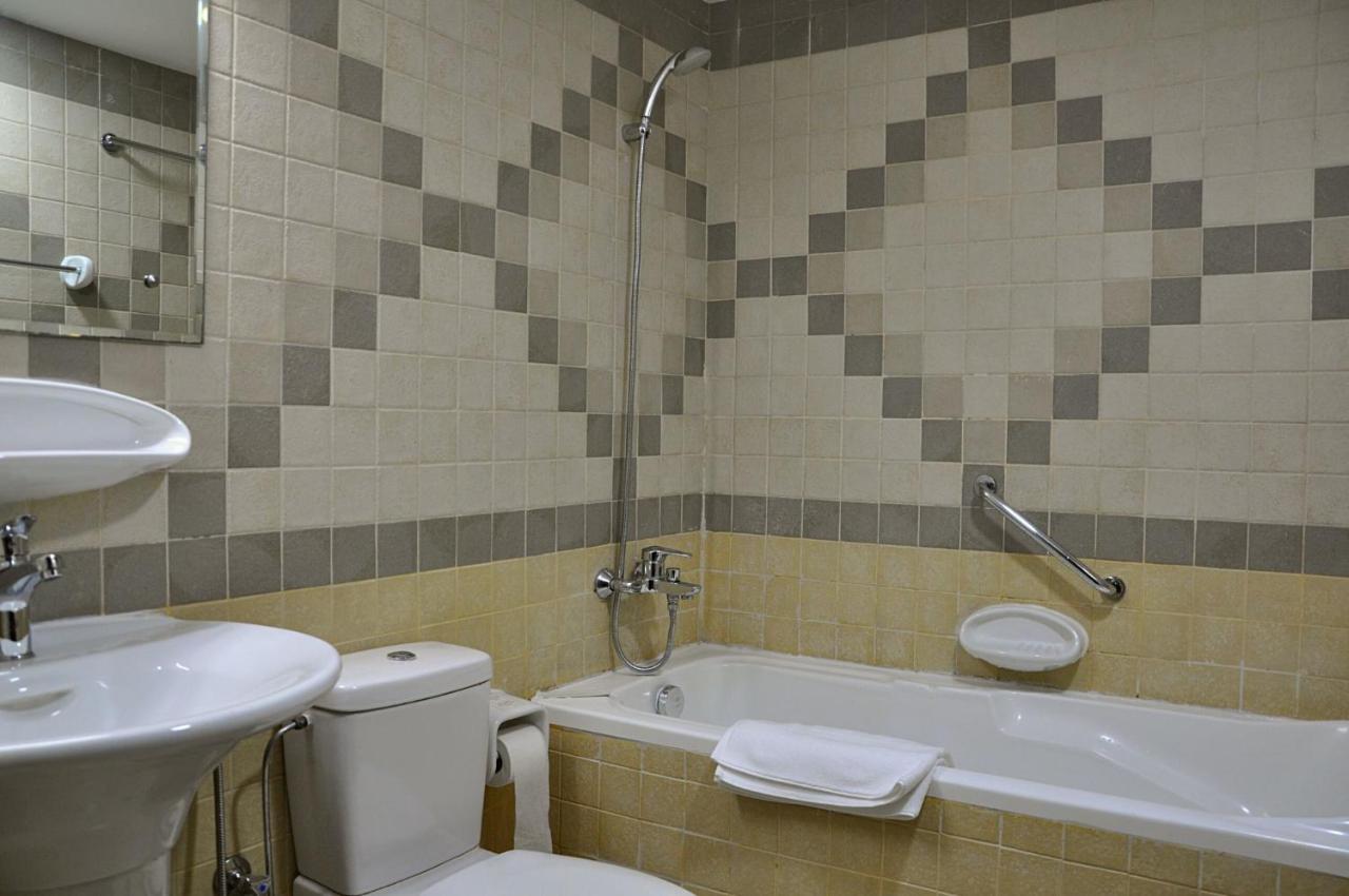 Care Holiday Homes Apartments Barsha Heights Dubai Exterior photo